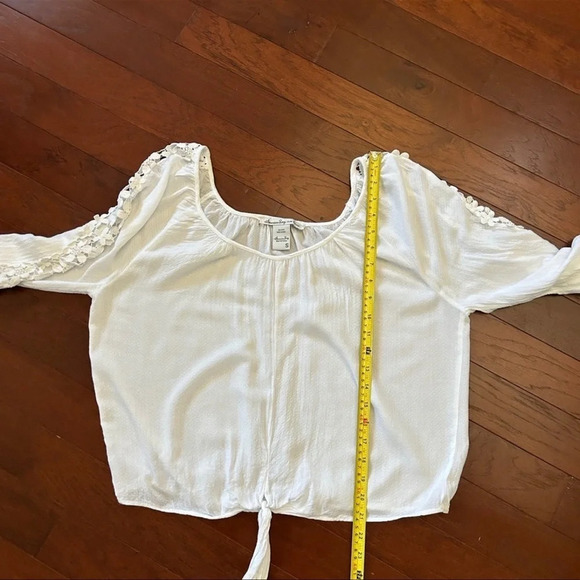 American Rag Cie 100% rayon white top with lace long sleeves size S - Picture 6 of 10